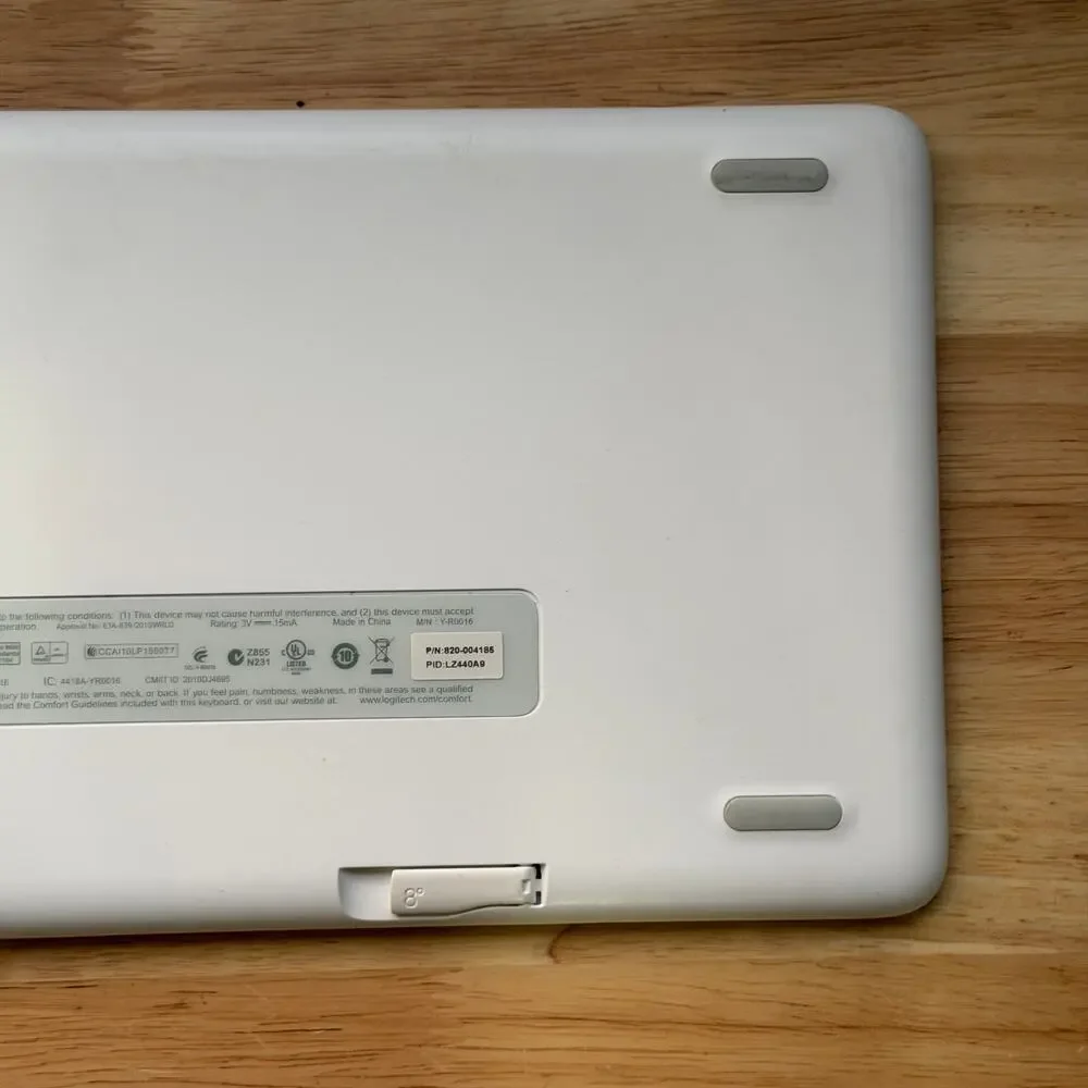 Logitech K750 Mac Edition Wireless Solar Keyboard With Unifying Receiver Dongle